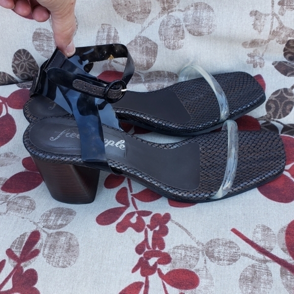 FREE PEOPLE NATAL HEEL - Picture 5 of 9